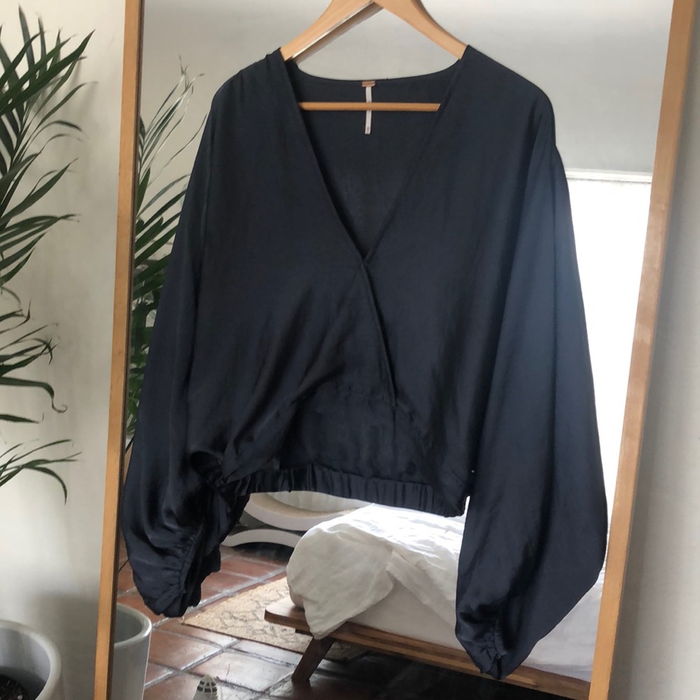 Free People Puff-Sleeve V-Neck Blouse - XS